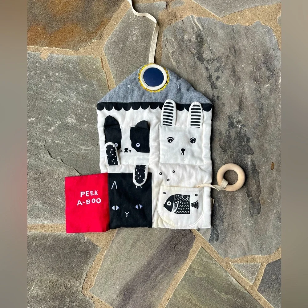 New🌟Anthropologie-Peekaboo Baby Activity Pad